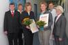 Annette Gerber und Susanne Wilmer (Mitte) erhalten Ehrenurkunde für besondere Verdienste in der Krankenpflege