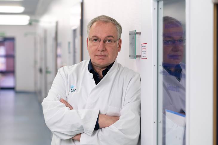 Foto (UKM/Wibberg): Prof. Matthias Stelljes, Leiter des Stammzelltransplantationsprogramms der Medizinischen Klinik A am UKM und Forscher an der Medizinischen Fakultät der WWU Münster