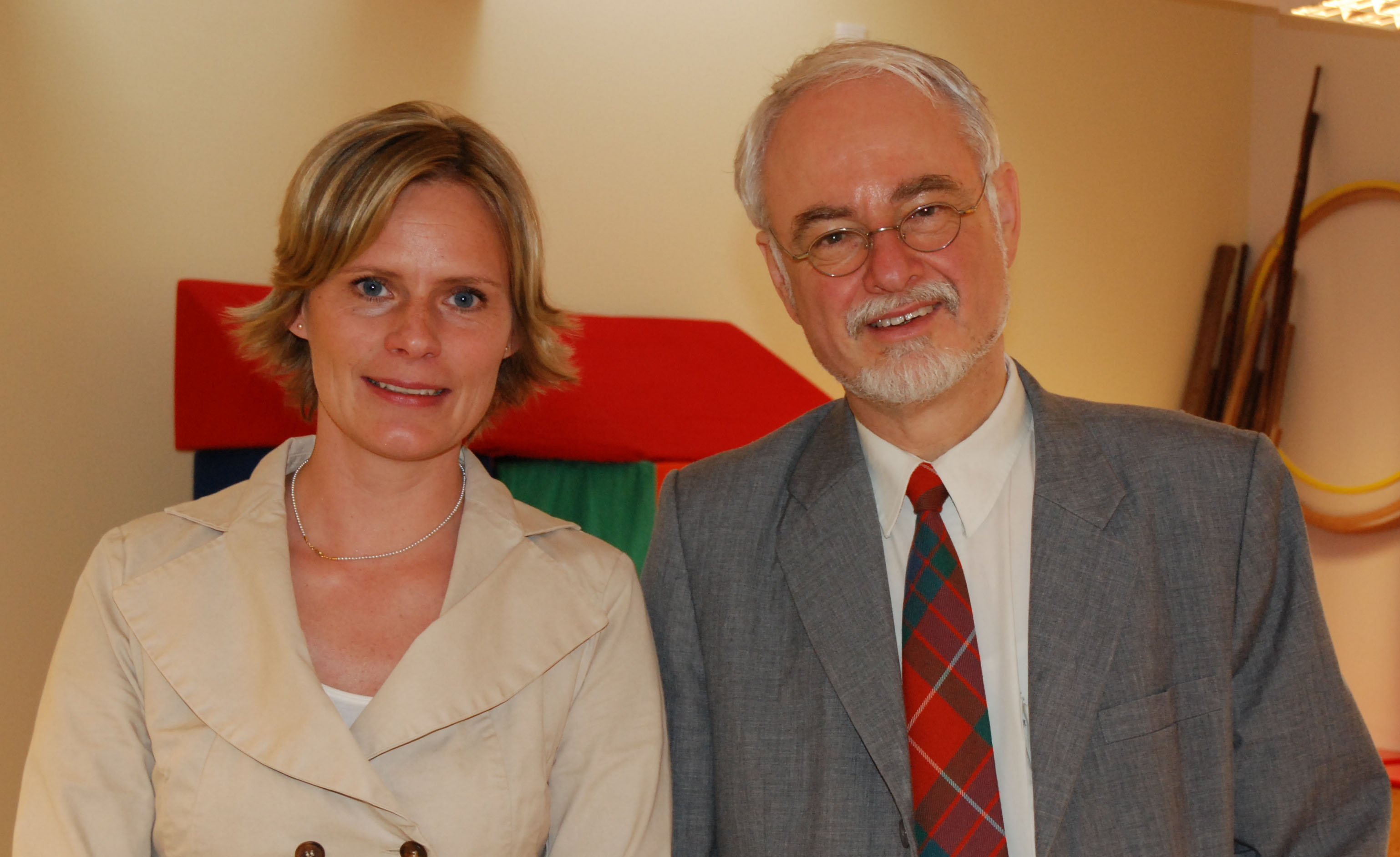 Die UKM-Experten Dr. Annabel Köchling und Prof. Dr. Tilman Fürniss stellen beim heutigen (11. Januar) die Ansätze der Multifamilientherapie bei Essstörungen vor. Dabei werden mehrere Familien und ihre Kinder zusammen behandelt.
