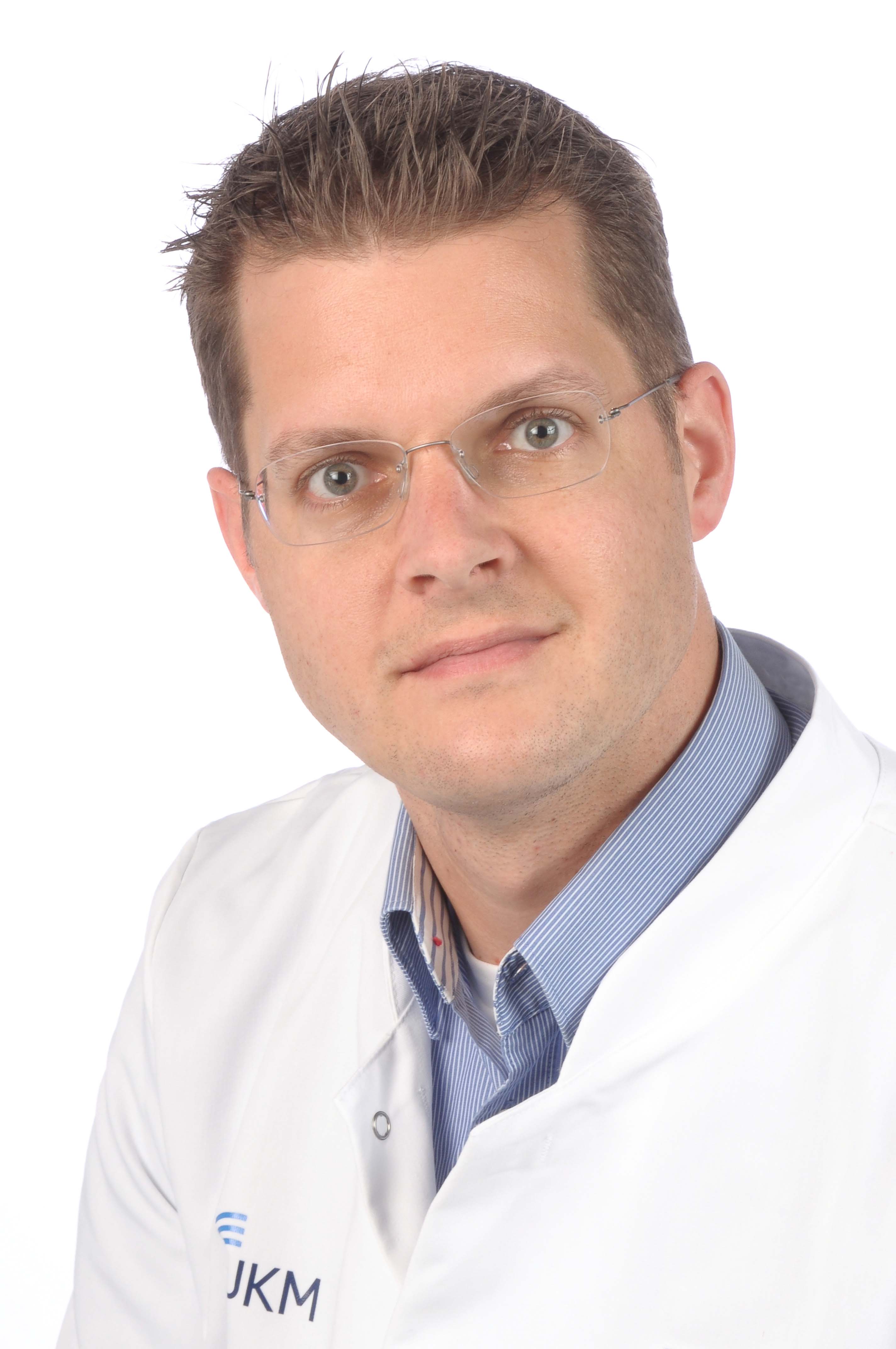 Dr. Nils Warneke